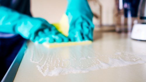 Interior and exterior window cleaning comparison